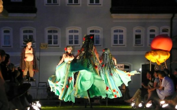 Cinzia Fossati | costumes | Rheingold | die Stelzer | Stiltwalkers